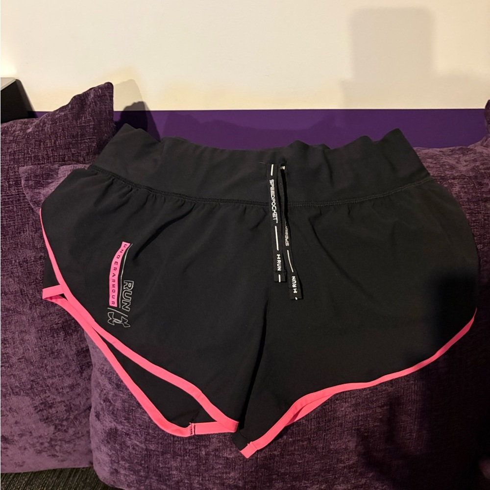 UNDER ARMOUR RUNNING SHORTS SIZE SMALL